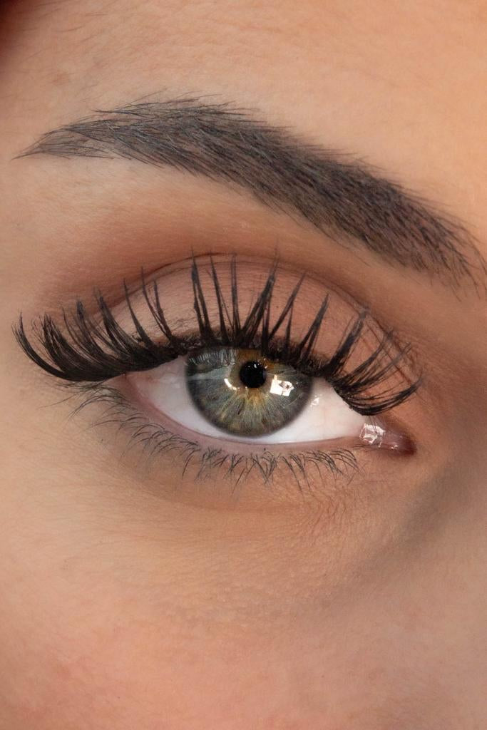 Miami Single Lashes – Soft, Long-Lasting